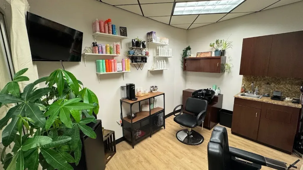 Studio KBB (Kelly's Barber & Beauty Inc.) — Barber shop in Ottawa